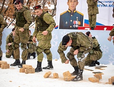 В Благовещенске прошло первенство города по горным лыжам и сноуборду, посвящённое памяти выпускника ДВОКУ, Героя России Ковтуна Андрея