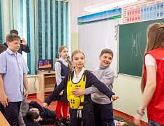 В школе №13 прошли практические занятия по оказанию первой помощи для учеников младших классов