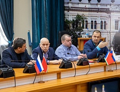 Мэр Благовещенска Олег Имамеев собрал предпринимателей, занимающихся пассажирскими перевозками