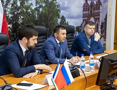 Мэр Благовещенска Олег Имамеев собрал предпринимателей, занимающихся пассажирскими перевозками