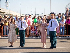 Бал цветов и Семейный бал украсили Благовещенск