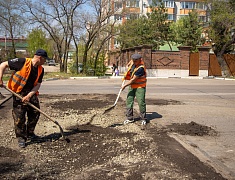 В Благовещенске ГСТК приступил к ямочному ремонту