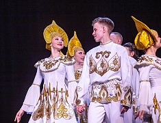 Хореографический ансамбль «Ровесники» отметил 59-летие ярким концертом