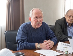 Мэр Благовещенска Олег Имамеев встретился с амурскими писателями