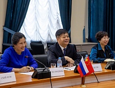 Делегация отдела агитации и пропаганды горкома и управления культуры Хэйхэ посетила Благовещенск в рамках культурного обмена между странами-соседями