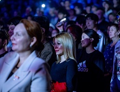 В общественно‑культурном центре прошел благотворительный концерт «Крымская весна»