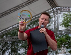 Абсолютный чемпион мира по боксу Дмитрий Бивол встретился с благовещенцами