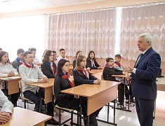 К проекту «Киноуроки в школах России» продолжают присоединяться благовещенские школы