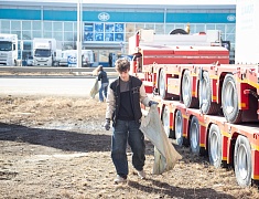 Волонтёры присоединились к экологической акции «Город берегу»
