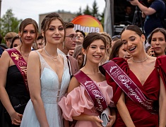 В Благовещенске отгремел выпускной