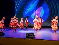 Китайские и русские бабушки станцевали на одной сцене в Благовещенске