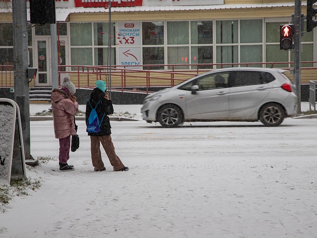 ГИБДД напоминает благовещенцам правила безопасности на дороге в снежную погоду