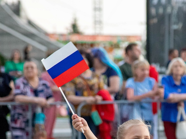 КВИЗ, праздничный концерт, конкурс детских рисунков и другие мероприятия ждут благовещенцев уже завтра