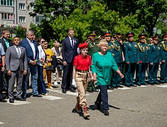 Памятную доску Герою России Владимиру Барахтенко открыли в Благовещенске