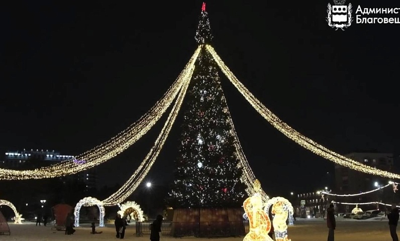 Скоморохи, матрешка и звездное небо: Благовещенск преображается к новому году 