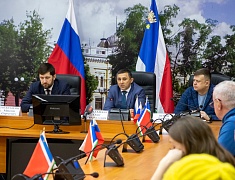 Мэр Благовещенска Олег Имамеев собрал предпринимателей, занимающихся пассажирскими перевозками