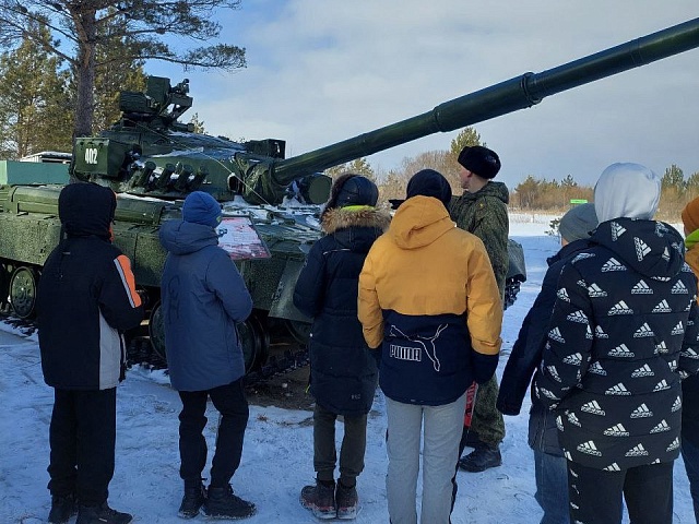 В Благовещенске детей из неблагополучных семей перевоспитывают кружками, выставками и патриотическими проектами