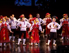 В Благовещенске в преддверии 8 Марта прошел большой праздничный концерт