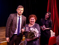 В Благовещенске наградили юбилейными медалями БАМа