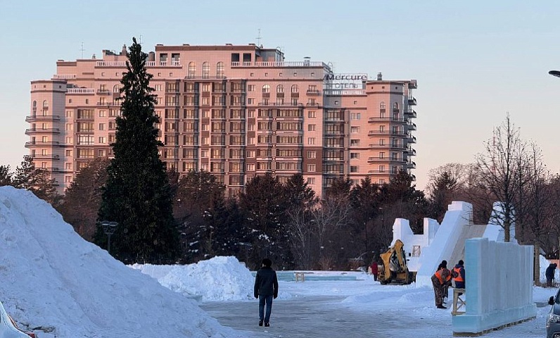 Снежные горки в Благовещенске готовы на 65%