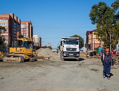 Мэр Благовещенска Олег Имамеев провёл выездное совещание по ремонту улицы Горького