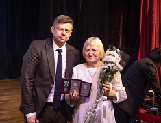 Церемония награждения медалями «За строительство Байкало-Амурской магистрали»