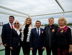 Акция "Цветы на воде"