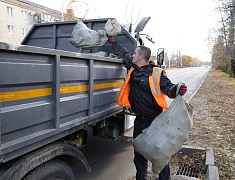 В рамках акции «Город берегу» большой субботник прошел на улице Чайковского