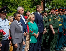 Памятную доску Герою России Владимиру Барахтенко открыли в Благовещенске