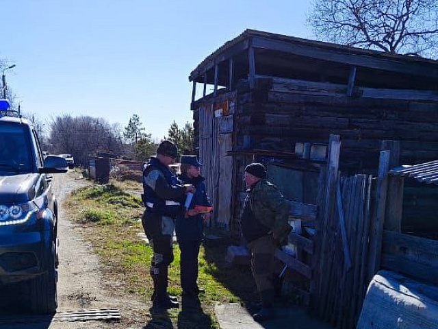 В выходные спасатели обезопасили 17 семей с детьми, живущих в домах с печками 