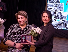 В Благовещенске наградили юбилейными медалями БАМа