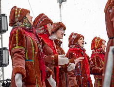 На площади Ленина и набережной Амура прошли народные гуляния в честь масленицы