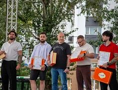 Абсолютный чемпион мира по боксу Дмитрий Бивол встретился с благовещенцами