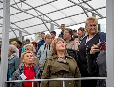 «Умную» спортивную площадку в Благовещенске открыли зарядкой и состязаниями