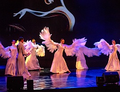 В Благовещенске в преддверии 8 Марта прошел большой праздничный концерт