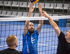 Благовещенские защитники Отечества осваивают волейбол