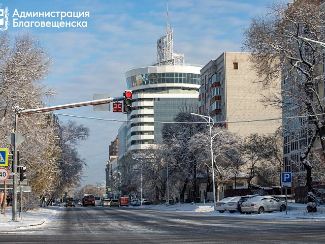 Мэр Благовещенска Олег Имамеев подчеркнул необходимость планомерного усиления контроля за растущим потоком транспорта на дорогах города 