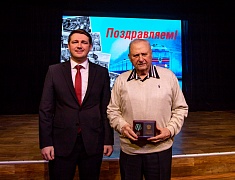 Церемония награждения медалями «За строительство Байкало-Амурской магистрали»