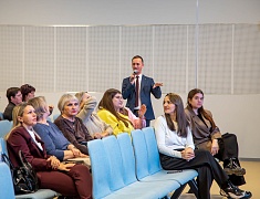 Кинопедагогика и поддержка классных руководителей: в Благовещенске прошел образовательный интенсив