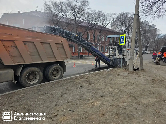 В областном центре приступили к полноценному ямочному ремонту. Дорожники начали с улицы Первомайской