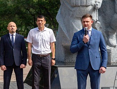 В Благовещенске в день ВДВ почтили память воинов-десантников
