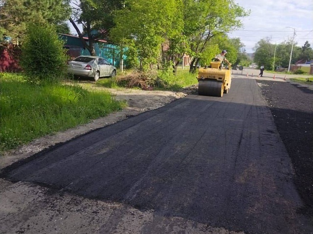 ГСТК ремонтирует Островского и косит траву 