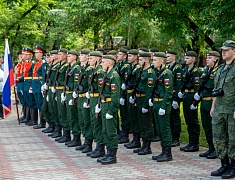В Благовещенске в день ВДВ почтили память воинов-десантников