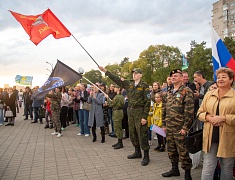 В Благовещенске встретили участников патриотического марафона-заплыва