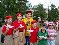 В Благовещенске прошла акция, посвященная Дню памяти детей-жертв войны в Донбассе