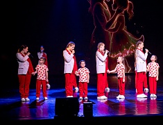 В Благовещенске в преддверии 8 Марта прошел большой праздничный концерт