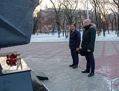 Память воинов-интернационалистов почтил мэр Благовещенска Олег Имамеев 