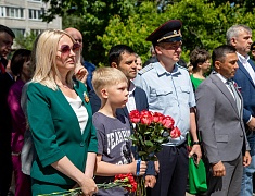 Памятную доску Герою России Владимиру Барахтенко открыли в Благовещенске