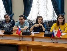 Мэр Благовещенска Олег Имамеев собрал предпринимателей, занимающихся пассажирскими перевозками