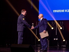 Заместитель мэра Благовещенска поздравил судебных приставов со 160-летием ведомства